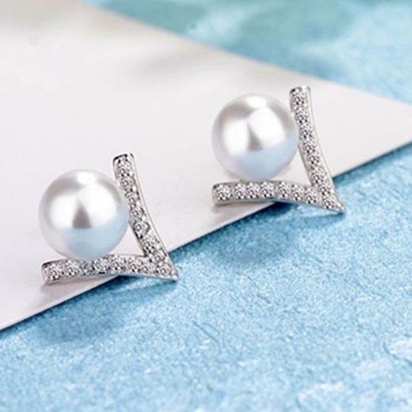 Silver V-shaped White Pearl & CZ Stud Earrings - Picture 5 of 7